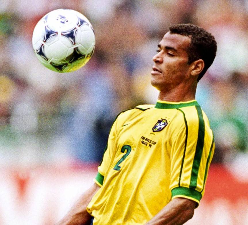 Cafu: Huyền thoại bóng đá Brazil