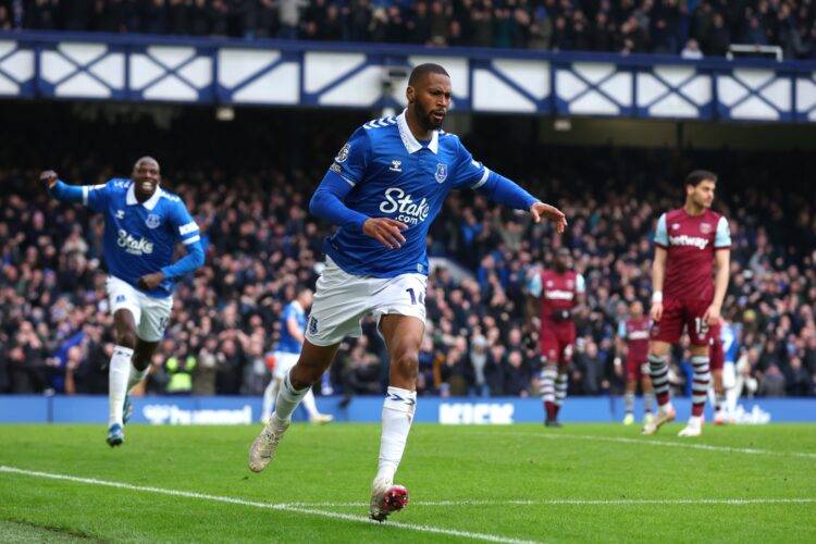 Everton đã cho thấy tinh thần lạc quan và một lối chơi mở cửa