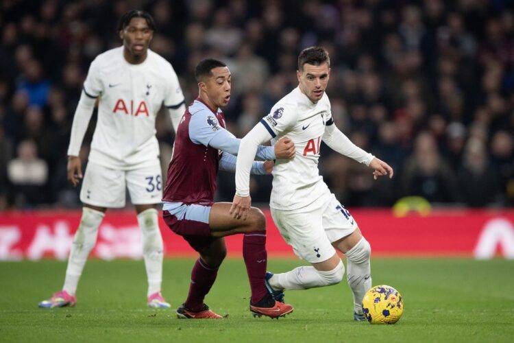 sân nhà của Aston Villa sẽ là nơi diễn ra màn so tài nảy lửa với Tottenham.