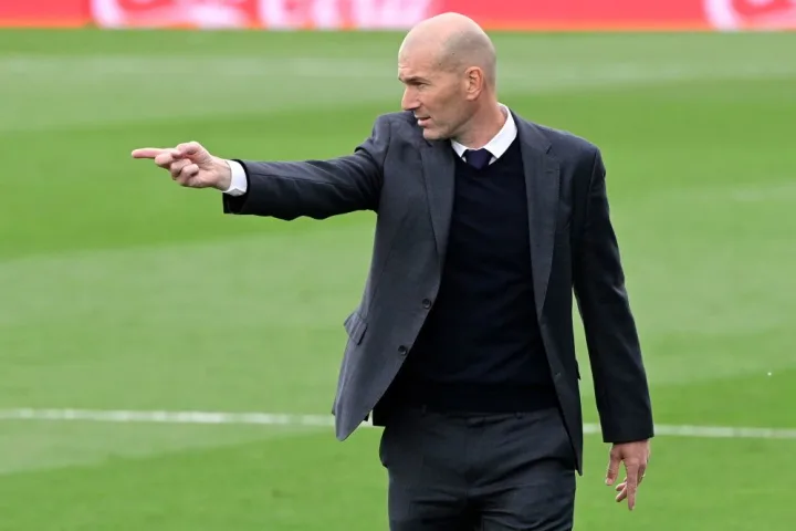 Bayern Munich đã nhanh chóng liên hệ với người đại diện của Zidane để thăm dò ý định của ông