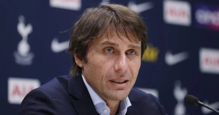 Antonio Conte, cựu huấn luyện viên của Chelsea và Tottenham, được dự đoán sẽ sớm được chính thức công bố là huấn luyện viên mới của Napoli.