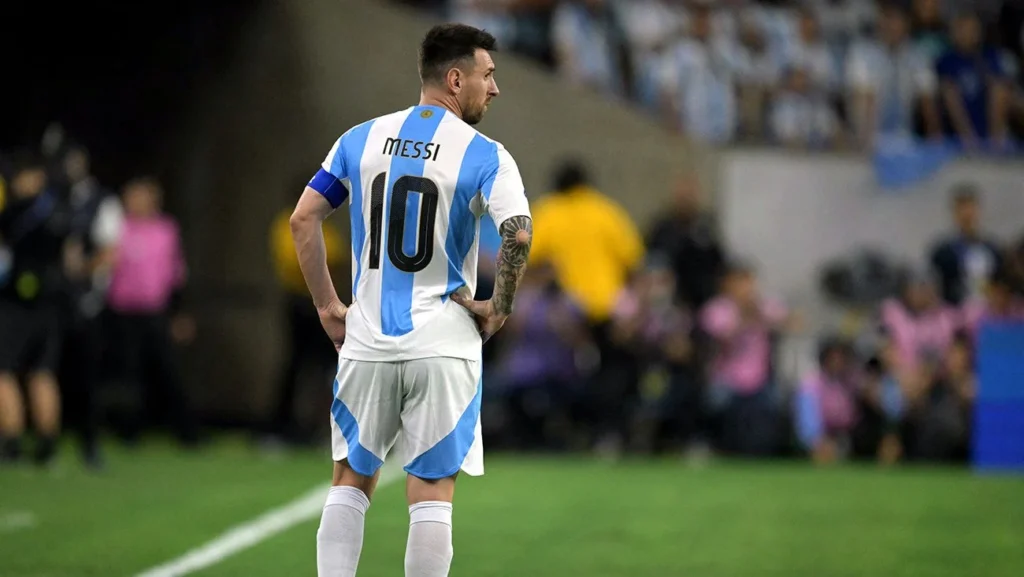 Tin tức Copa America 2024: Messi tức giận vì sút hỏng penalty trong trận với Ecuador