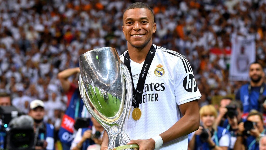 Tin Tức: Carlo Ancelotti và Sự Lạc Quan về Khởi Đầu Chậm Chạp của Kylian Mbappe